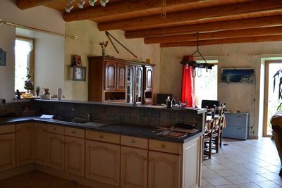 Ferme rénovée Le Chambon sur Lignon  Appartement indépendant. Nombreuses dépendances. Proche village.